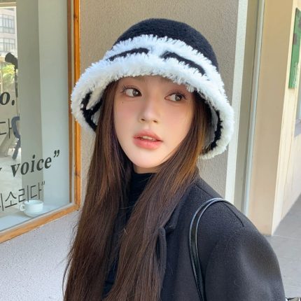 Women's Plush Ear-Warming Hat - Large Head Size Face-Flattering Korean Style Color Block Bucket Hat